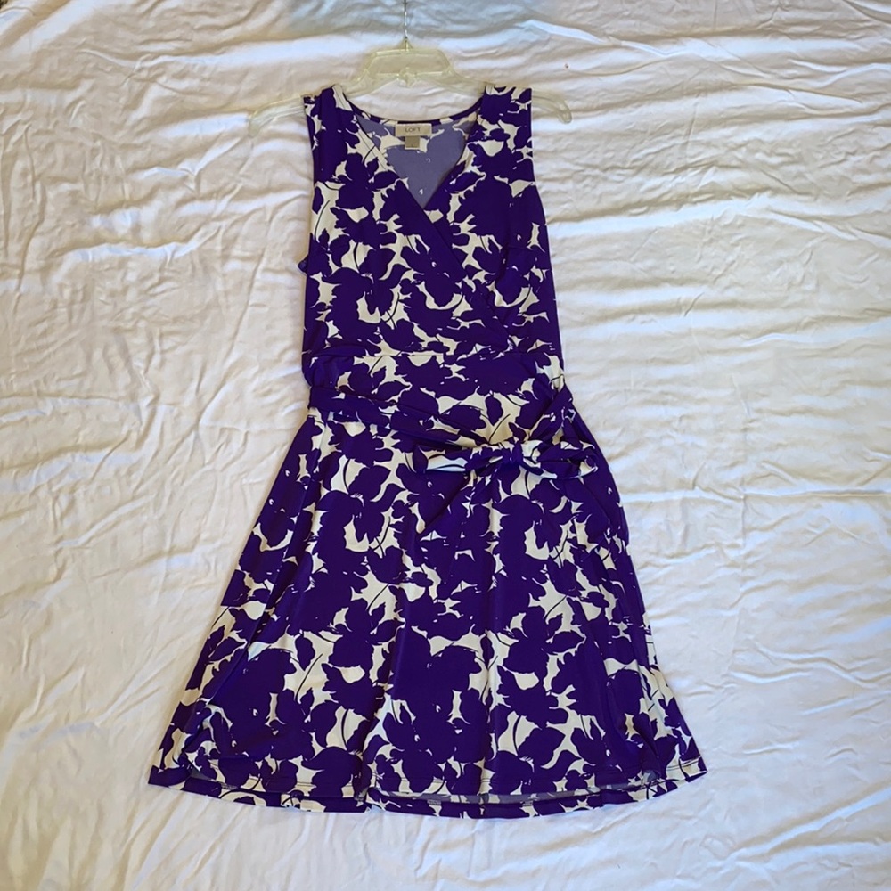 Loft purple floral v neck dress with sash. Small.